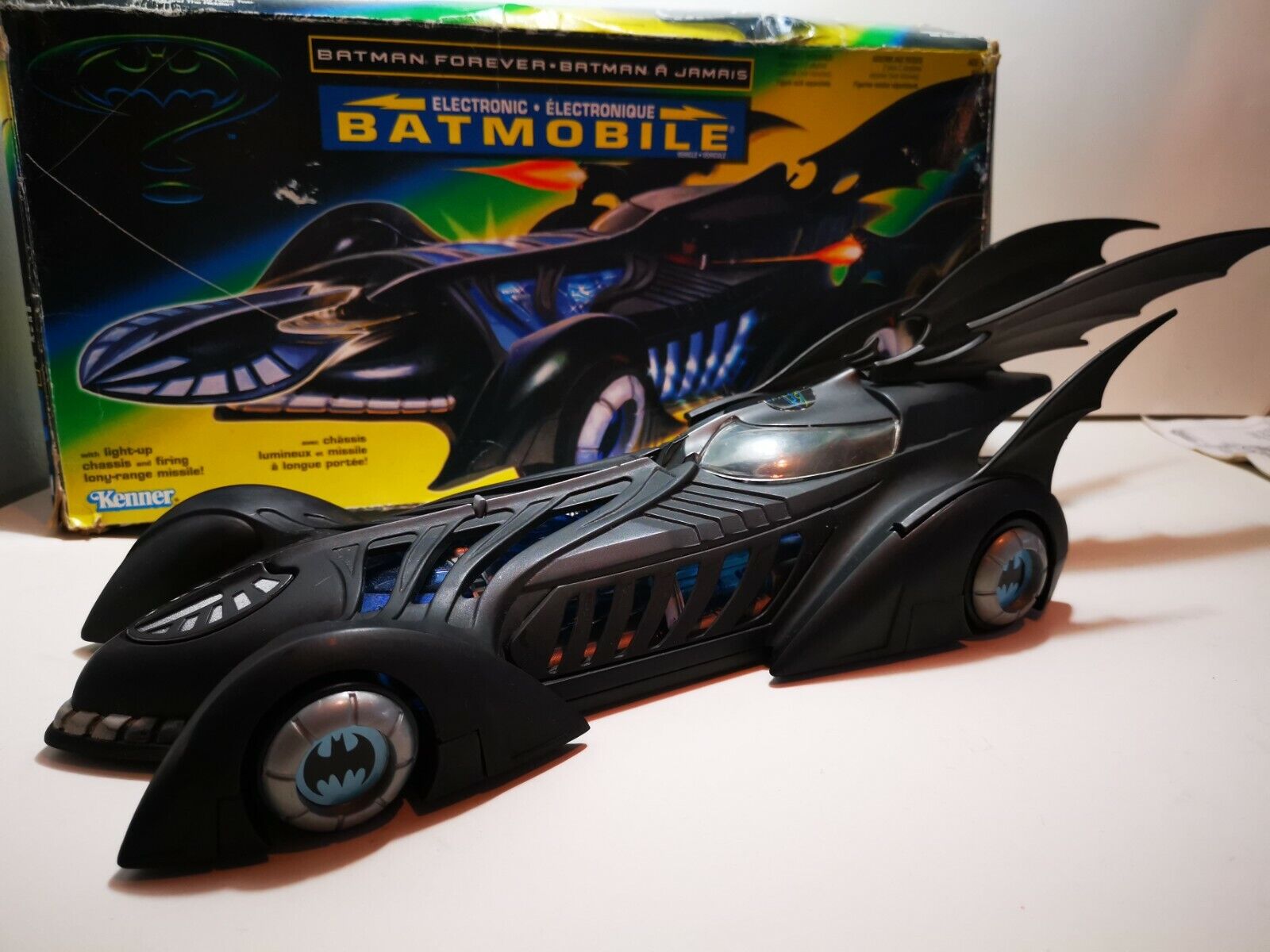 Batmobile vintage by Kenner 100% complete Batman forever