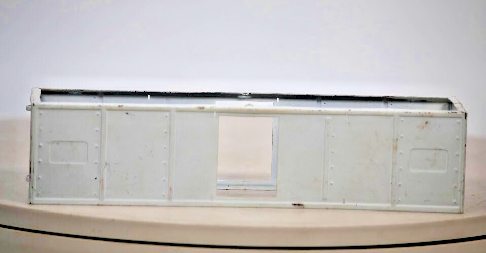 LIONEL PREWAR TIN-LITHO BOX CAR - BODY SHELL PAINTED O Gauge 1:48 Metal