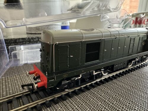 Bachmannn OO Gauge - 35-351 Class 20/0 D8015 BR Green Late Crest - Brand New - Picture 1 of 9