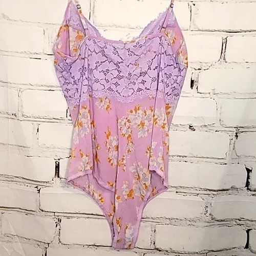 NWOT! Intimately Free People Floral Lace Thong Bodysuit Size Medium - Picture 3 of 9