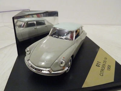Marque Vitesse: Citroen DS 19 ,'1956' personnage à l'interieur dans son boitier - Photo 1/4