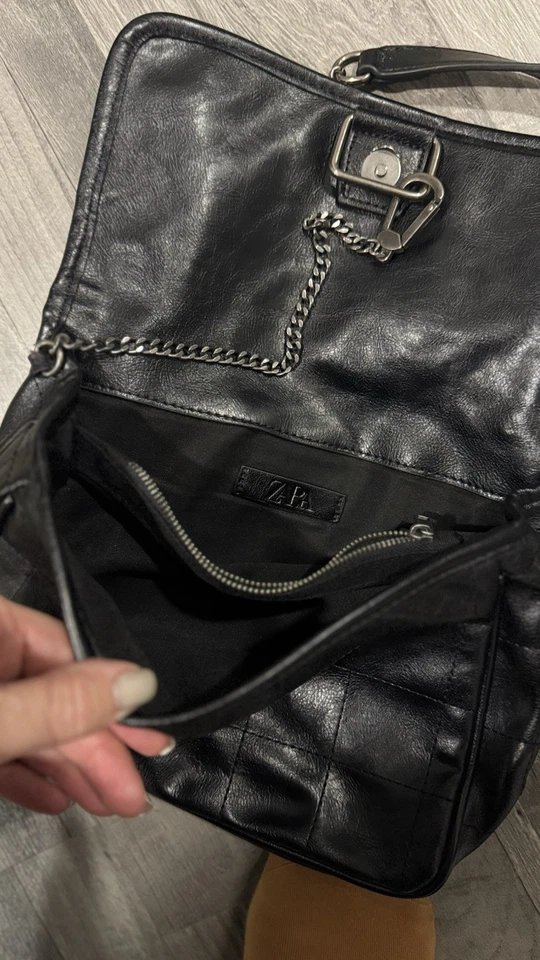 Bolso de Hombro ZARA Acolchado Negro / Correa de Cadena - Elegante Bandolera Buen Estado Foto 3 de 4