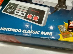 Nintendo NES Mini Classic Edition Console Inc 2 X Controllers Ref 842