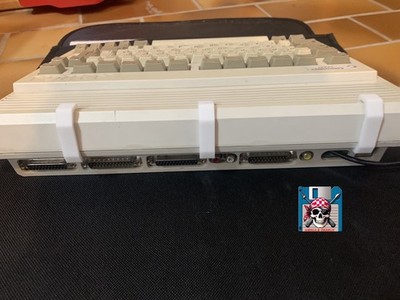  ️ Commodore Amiga 600 Gehäuse Klammern / Clams  ️