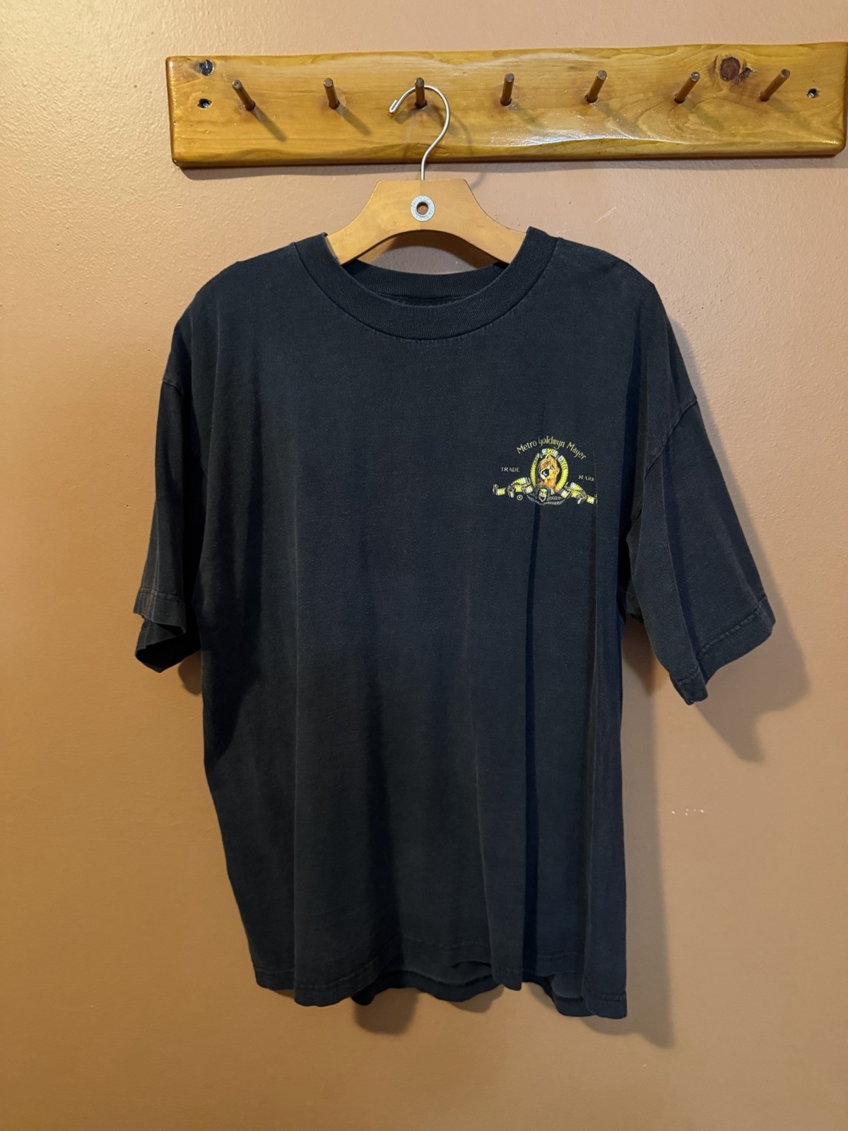 Vintage MGM Metro Goldwyn Mayer Lion Logo T-Shirt XL Black Alstyle Graphic Tee