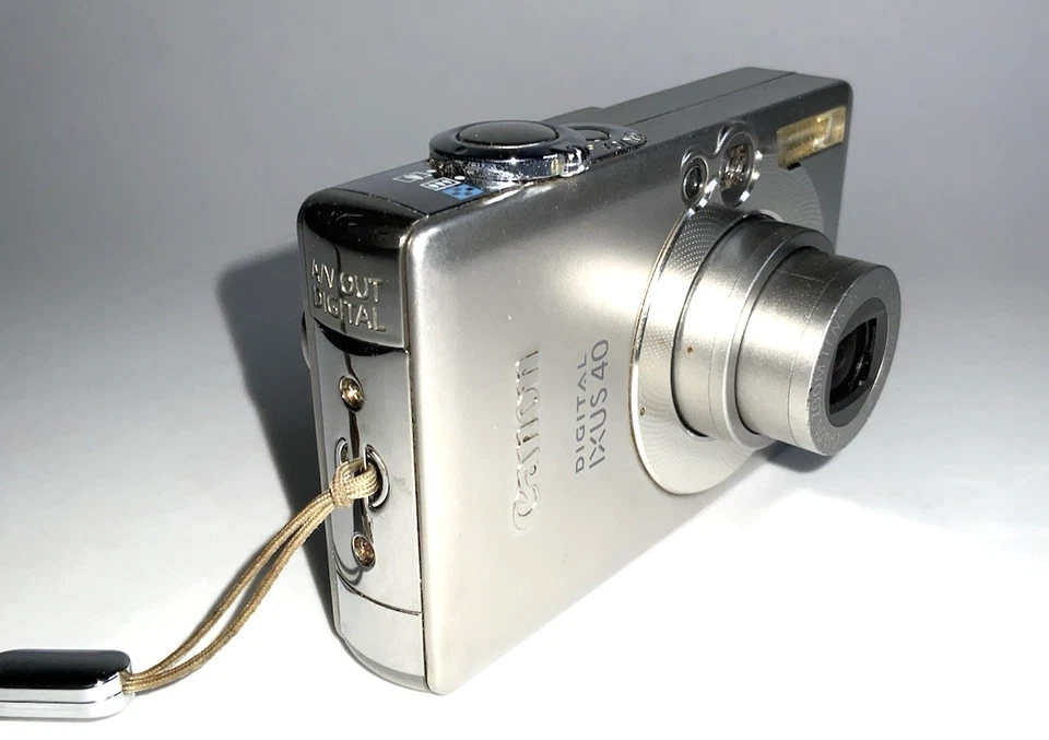 Canon - Digital IXUS 40 + Ladegerät Digitalkamera Vintage Zubehörpaket - Bild 2 von 4