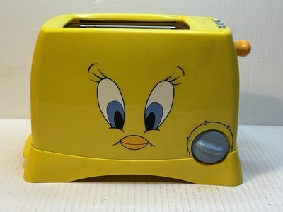 Tweety Bird Toaster Yellow Novelty 2-Slice Crumb Tray 880W 120V Salton LTET2T