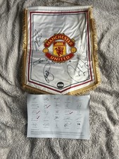 Signed Manchester United Pennant &ndash; 2015/16 Squad Autographs