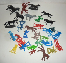 Lot of assorted 30 plastic Cowboys and Indians Horses S-70