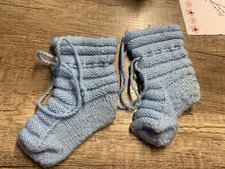 Hellblaue Baby Socken Gestrickt Zum Binden