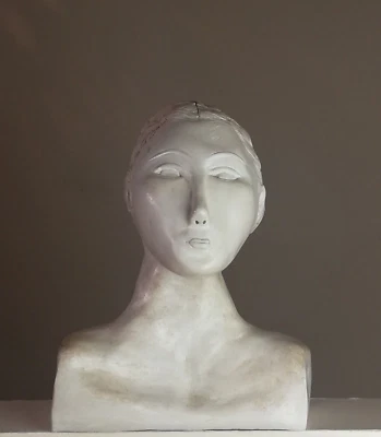 Buste en terre signé Madec - Photo 1/4