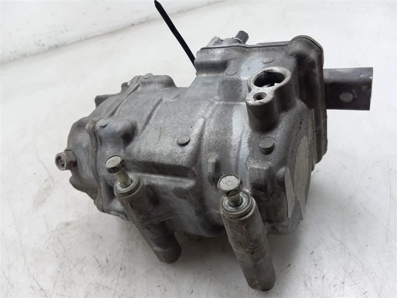 Compresor de aire acondicionado Prius C VIN B3 séptimo y octavo dígito compatible con 12-19 PRIUS Foto 2 de 4