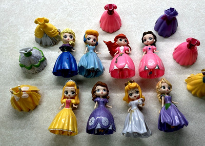 Q Posket 3'' Disney Princess Clip On Dresses Lot Of 8 Dolls With 14 Dresses