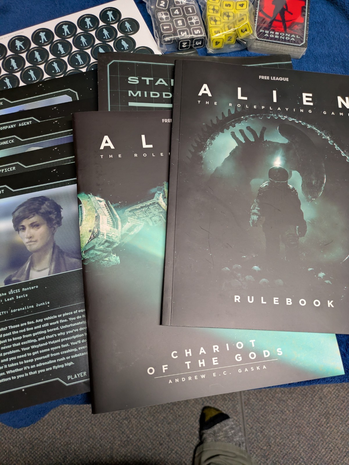 Free League ALIEN RPG Starter Set + Destroyer of Worlds + Screen Bundle