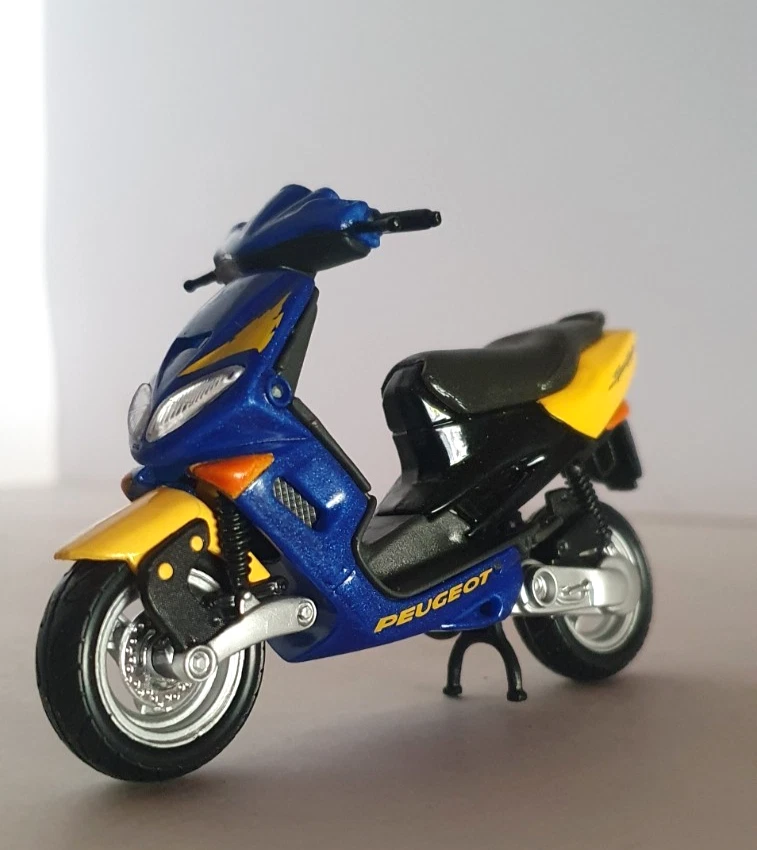 Maisto Edición Especial 1:18: Peugeot Speedfight #39300, Sin Caja Original Foto 2 de 3