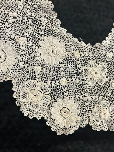 Gorgeous Irish Crochet Collar. - Picture 7 of 9