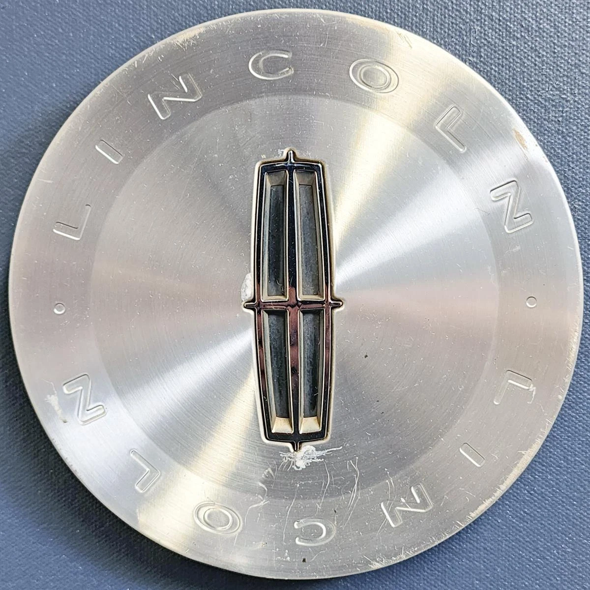 2006 lincoln town car wheel center cap online