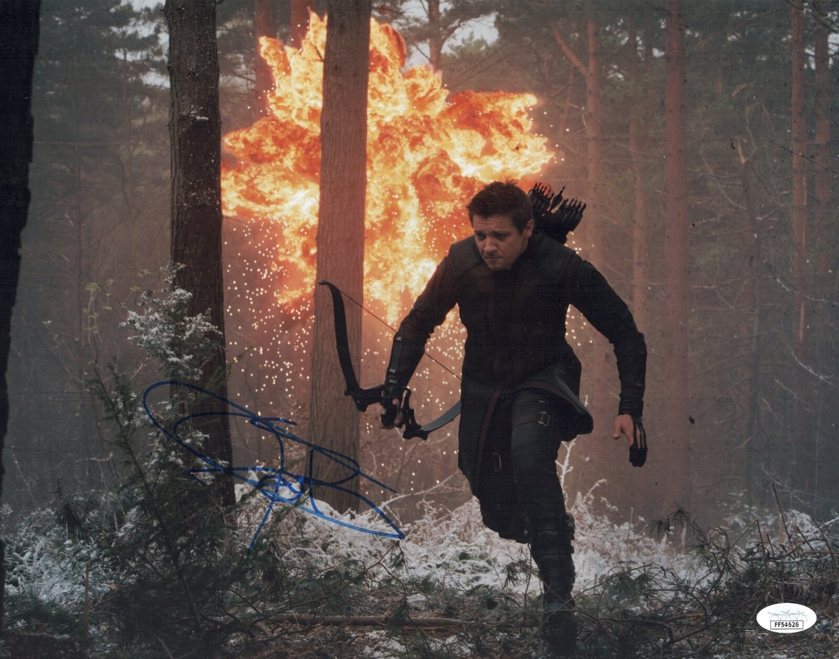 Jeremy Renner As Hawkeye In The Avengers Promotional Photo  SWAU  Sign 11x14 Photo 1
