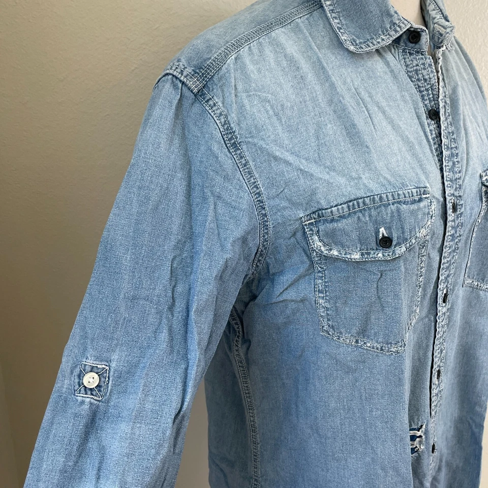 Camisa Top ONE by One Teaspoon Mujer Pequeña Cambray Denim Abotonada Envejecida Foto 2 de 4