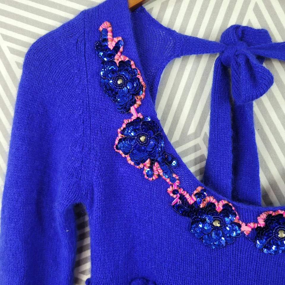 Free People 羊毛安哥拉亮片毛衣上衣 XS 码绑带皇家蓝色花卉 — 第 4/4 张图片