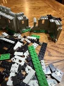 LEGO 6074 & 6061 Black Falcon&rsquo;s Fortress '84/86 Castle System Both INCOMPLETE