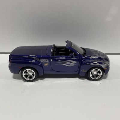 Chevrolet SSR Indy Pace Car Maisto 1:24 Model Car No Box | eBay