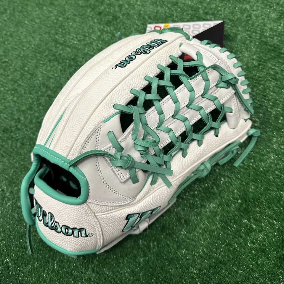 Luva de softbol Wilson A1000 12,5" T125 Outfield Fastpitch SuperSkin - Branca em perfeito estado - Imagem 3 de 4