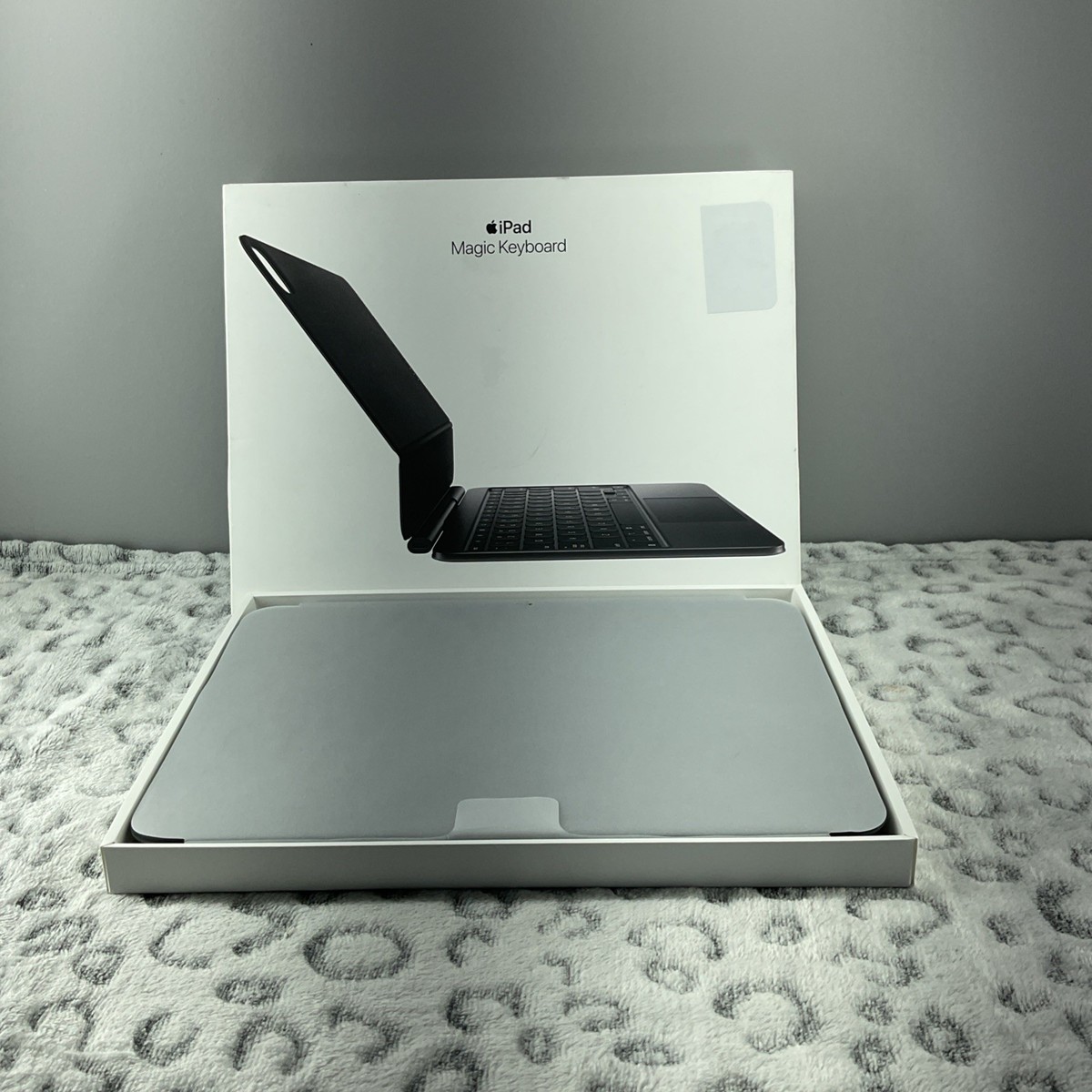 iPadPro11 1TB セルラー Magic Keyboard 付属 【公式通販】