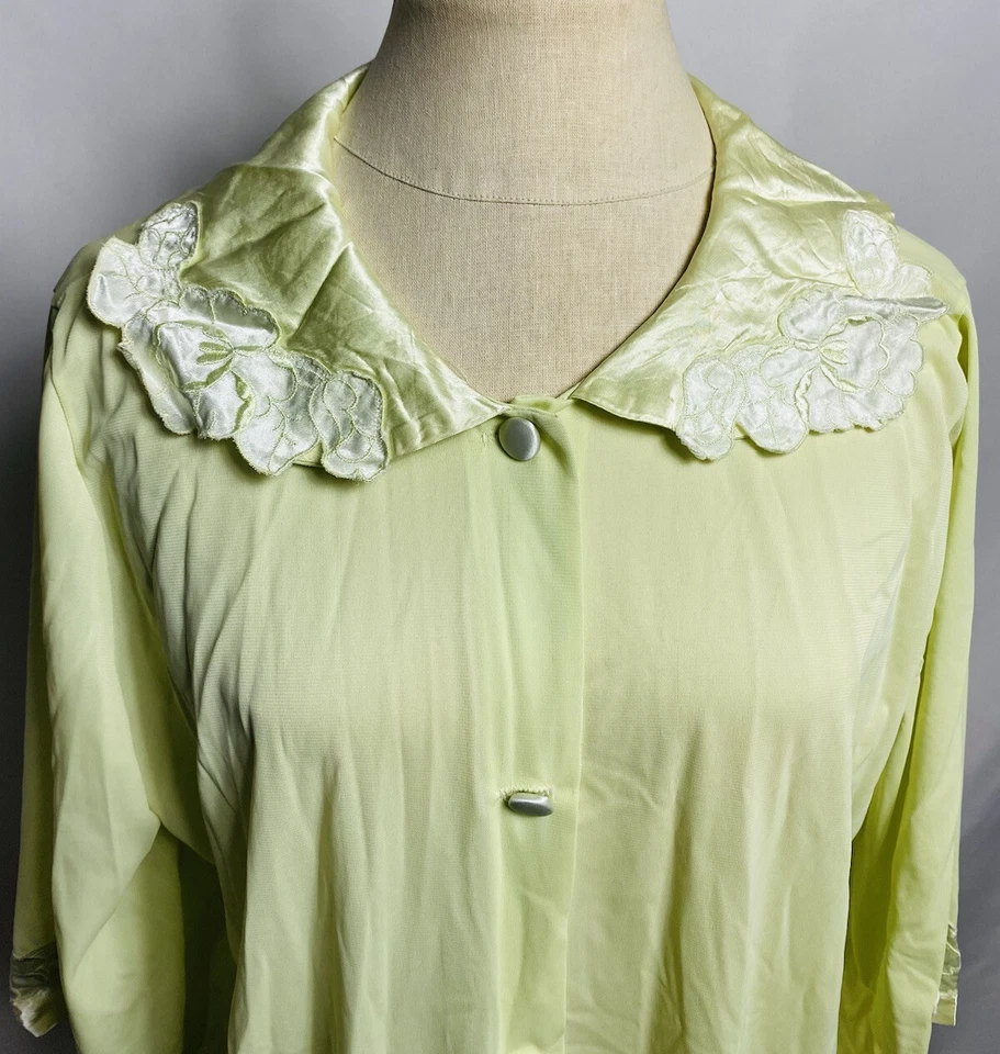 Sears Nightgown mint Embroidered 3/4 Sleeve 1 Pocket nylon size M - Image 3 of 4