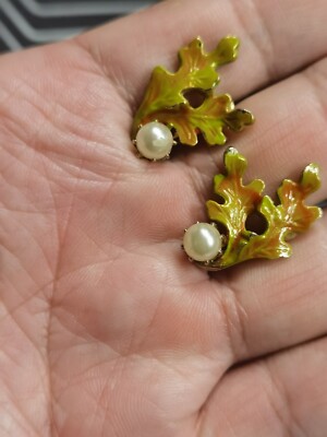 unsigned enamel leaf floral faux pearl screw on earrings autumn halloween