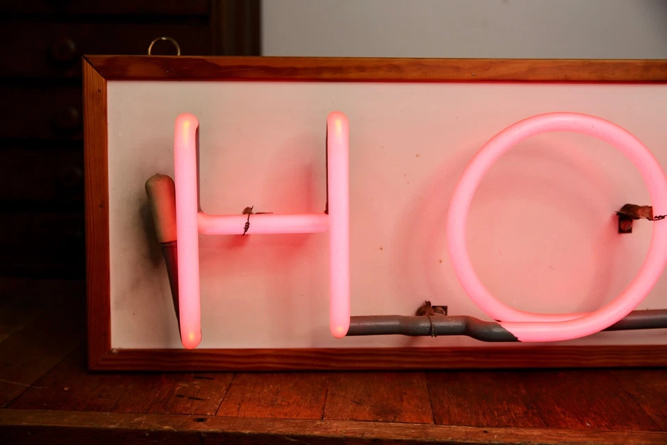 Letrero de neón vintage "HOGAR" rosa colgante iluminado marco de madera años 80 retro Foto 4 de 4