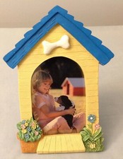 Dog house picture frame, holds a 3.5" X 5" picture