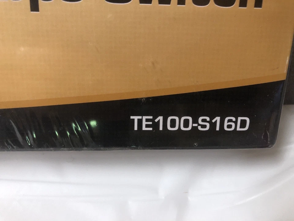 TRENDnet 16-Port 10/100Mbps Fast Ethernet Switch SEALED NEW - Image 2 of 4