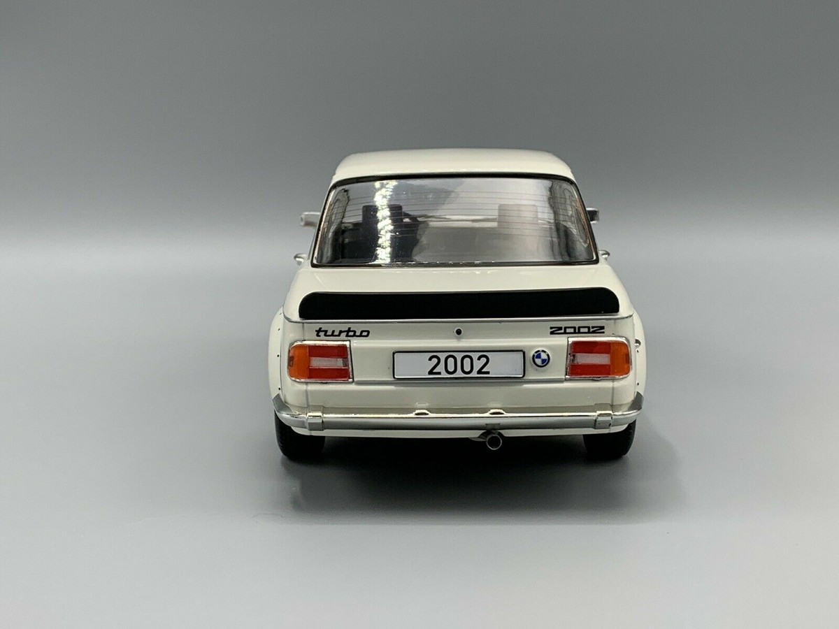 1/18 BMW 2002 Turbo ホワイト MCG 18148 ミニカー BMW 2002 TURBO 1973 White MCG 18149 1/18 Metal Model Car