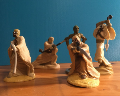 Star Wars Figuren - Sand people/ 4 Figures Unleashed Battle Pack  + C3PO