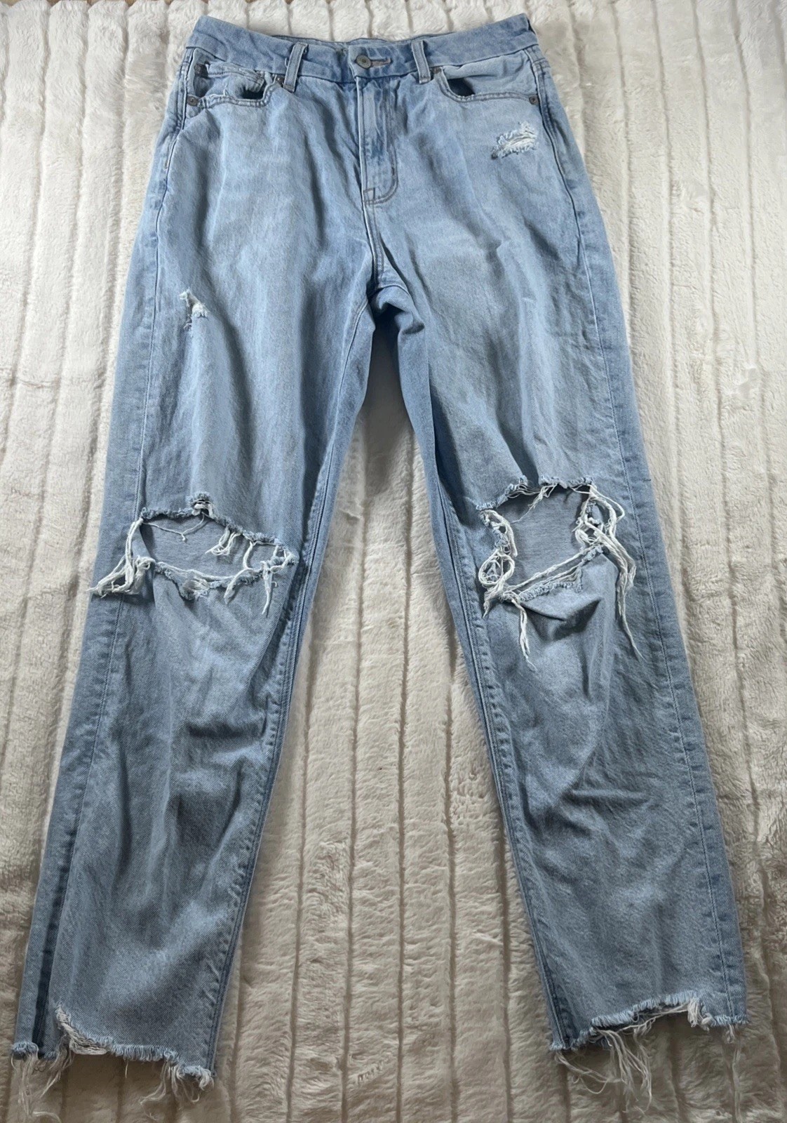 American Eagle Jeans Women 8 Blue Strigid Curvy Mom Distressed Destroyed Ripped
