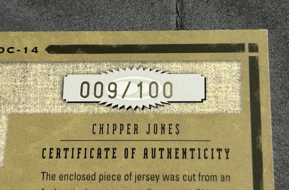Tarjeta Jersey Chipper Jones 2004 Donruss Classics Dress Code DC-14 #’d 009/100 Gema Foto 3 de 3