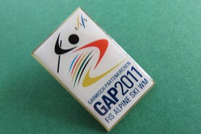 Alpine Ski WM  Garmisch Partenkirchen   2011  Abzeichen Pin  20 x 30 mm
