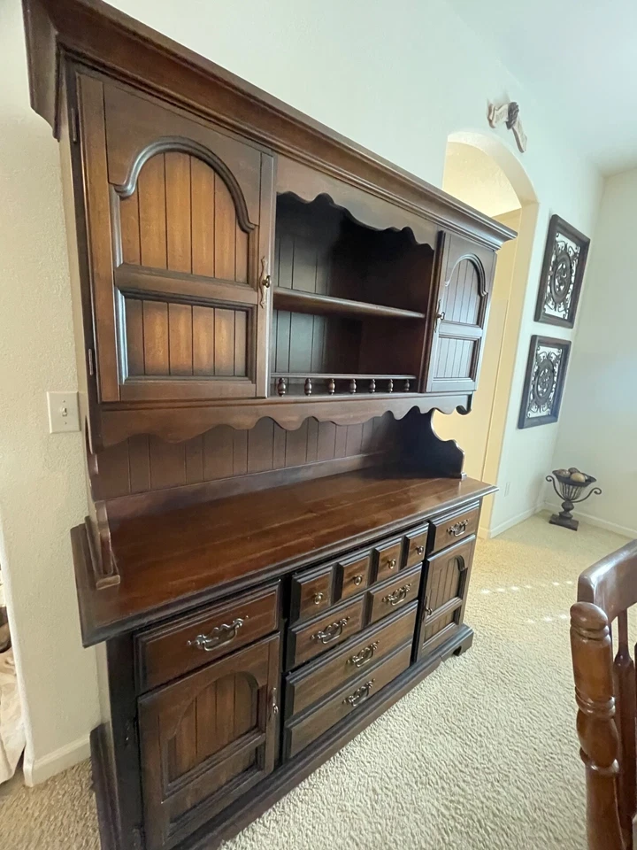 Juego de comedor Basset de 14 piezas mesa de madera maciza con 8 sillas Foto 2 de 4