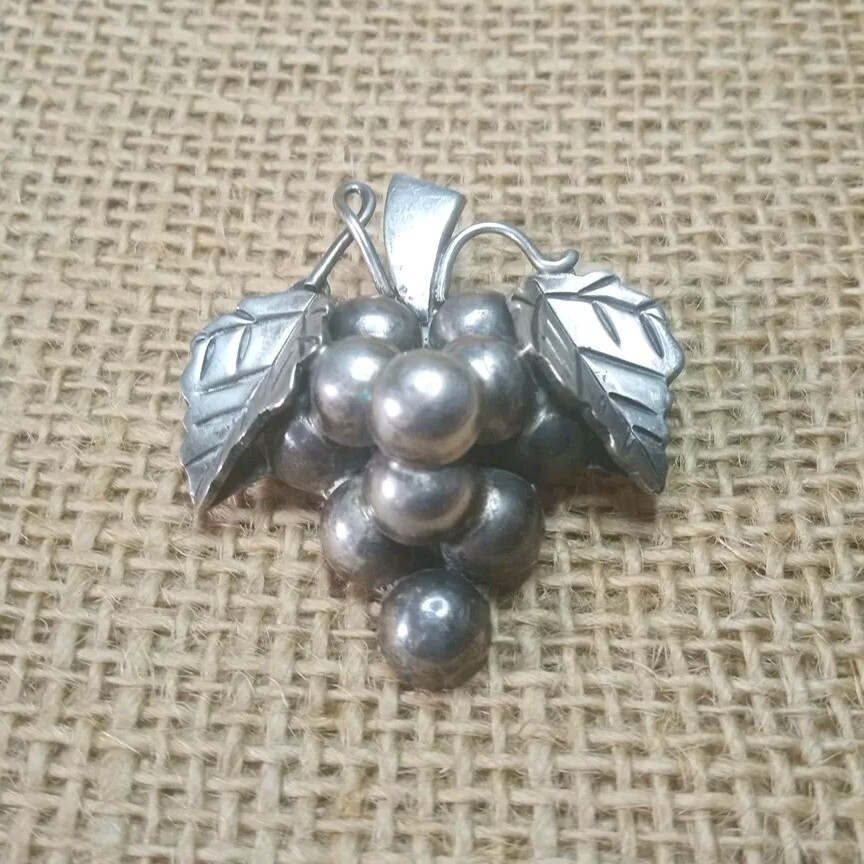 Antique Sterling Silver Grape Cluster Pendant/Brooch .925  display picture 2