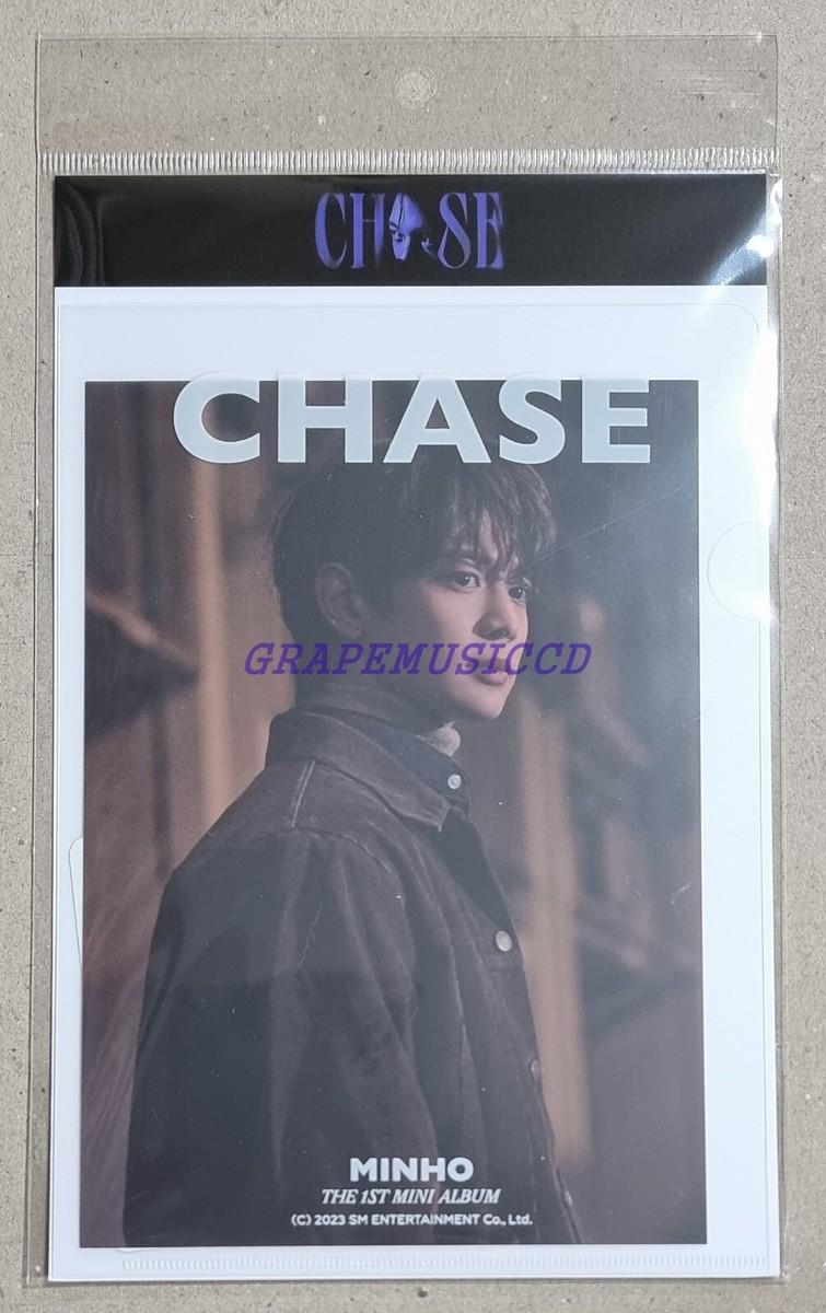 MINHO SHINEE CHASE SMTOWN OFFICIAL MD POSTCARD + HOLOGRAM PHOTO
