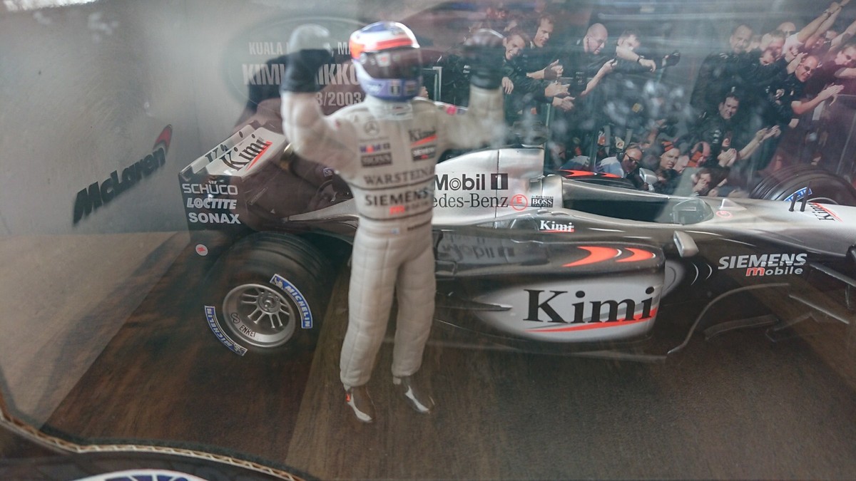 Hotwheels 1:18 McLaren F1 Car & Kimi Raikkonen Figure Malaysia