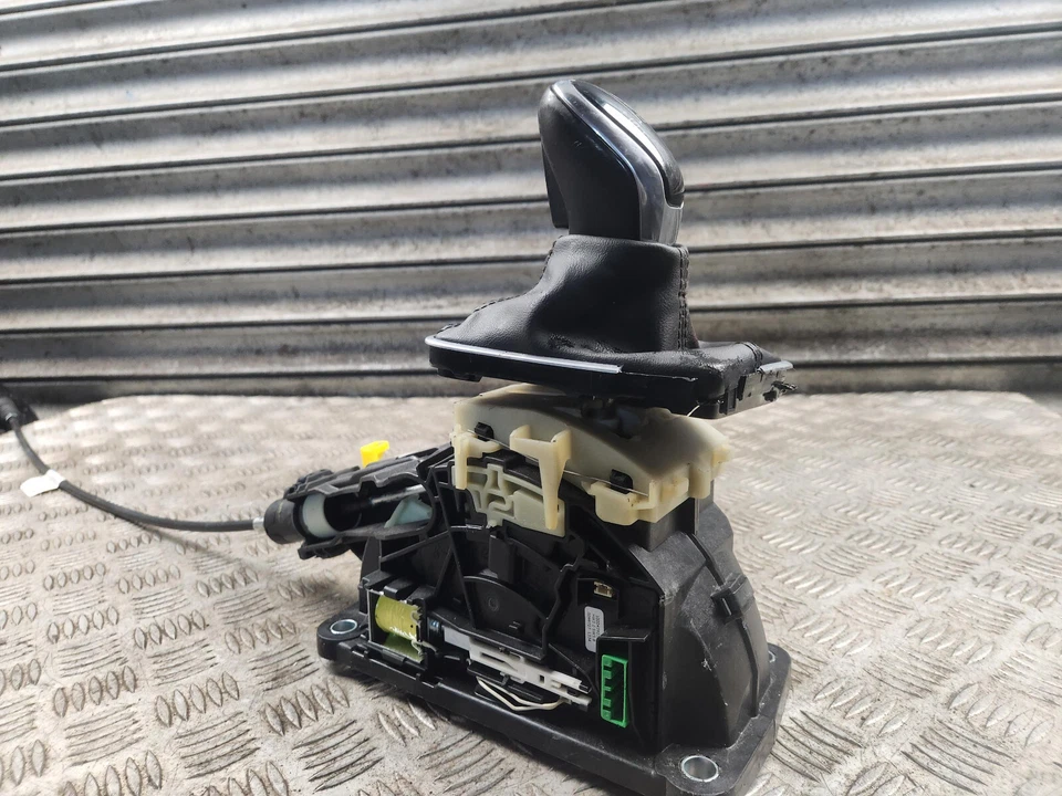 VOLVO V40 SELECTOR DE MARCHAS Y ACOPLAMIENTO AUTOMÁTICO 31367589 2012 - 2015 Foto 3 de 4