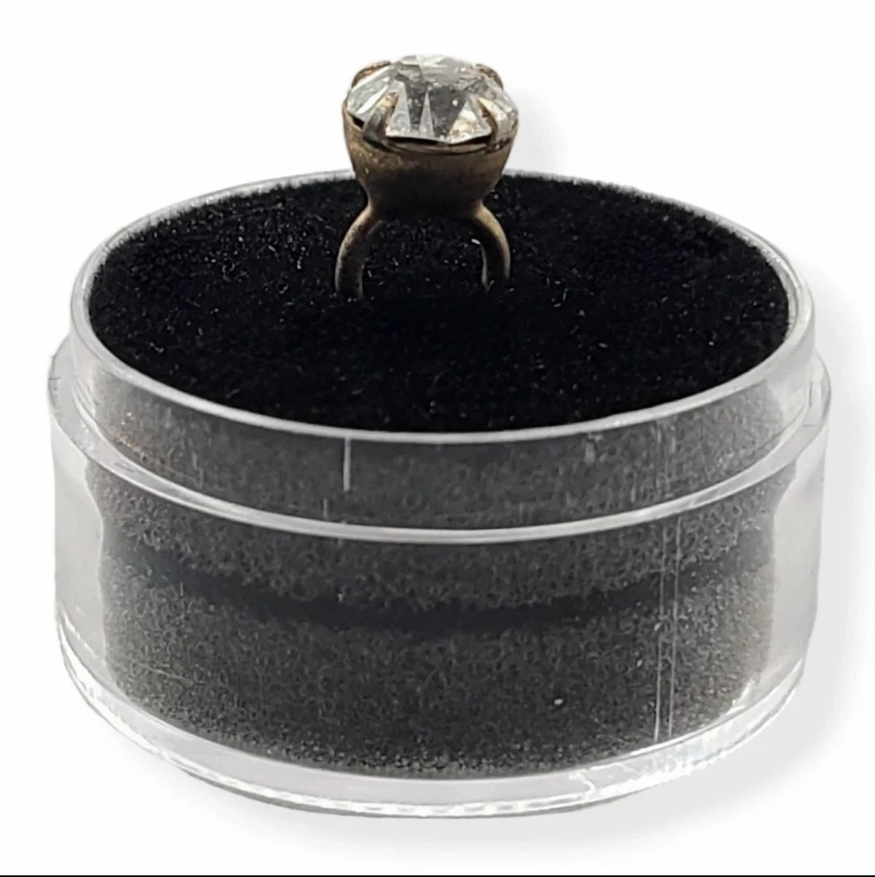 Винтажное оригинальное кольцо со стразами кукла Madame Alexander Cissy ювелирные изделия Miss Revlon - Изображение 4 из 4