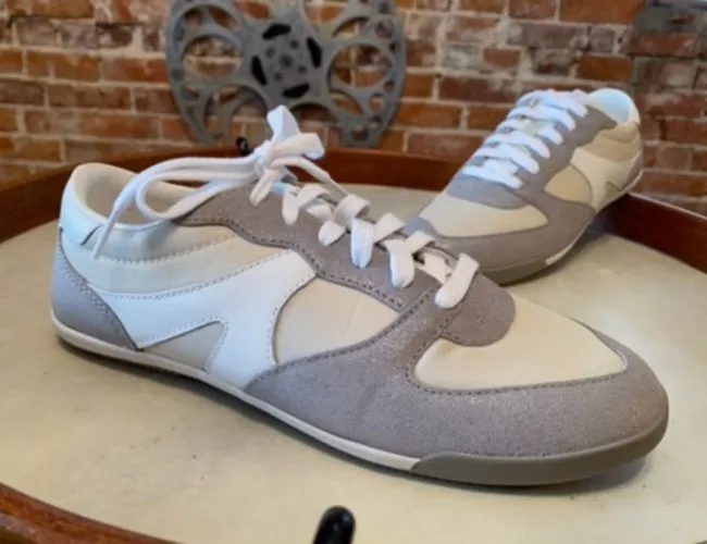Ellen sneakers clearance