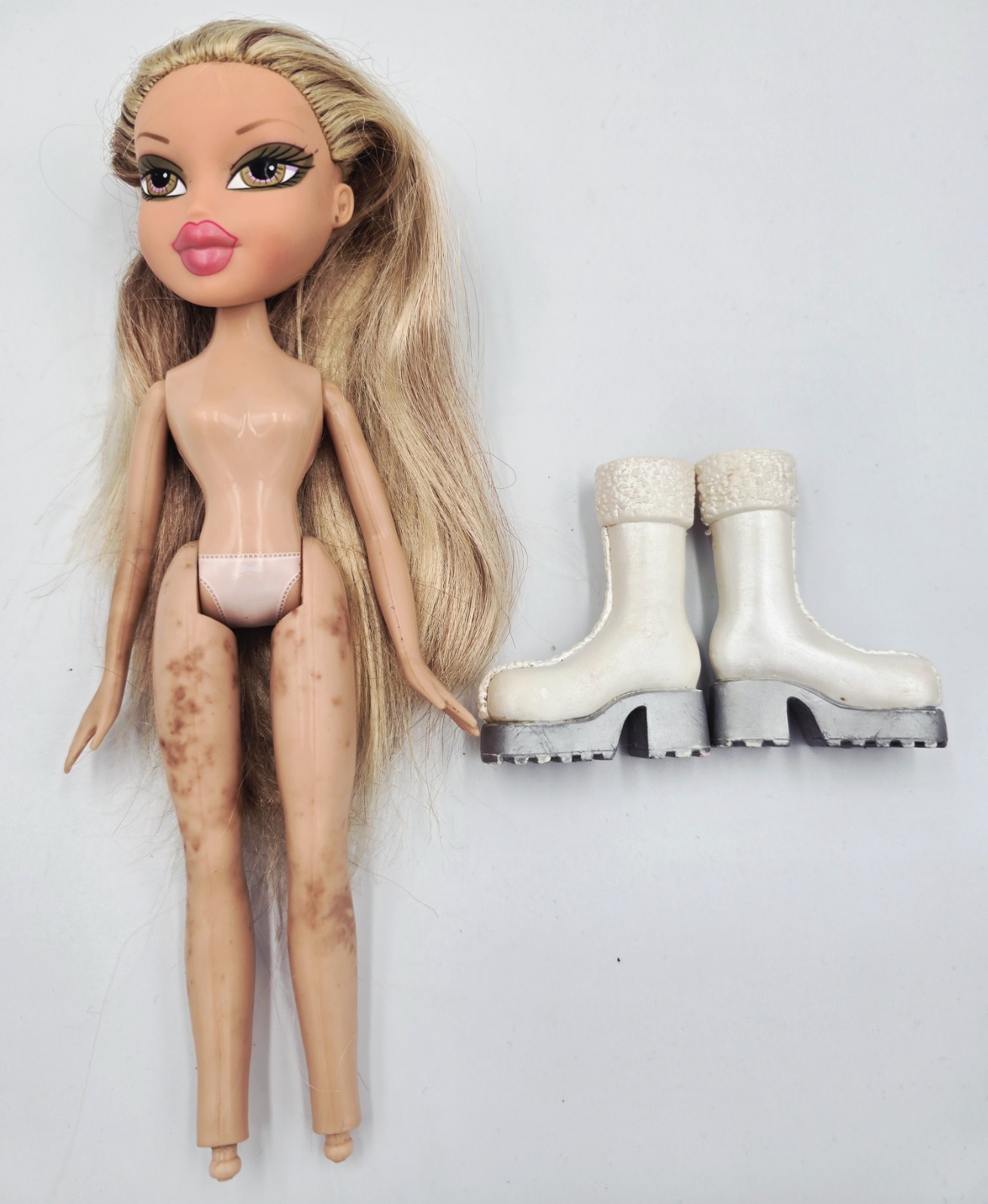 Bratz Doll Princess Cloe & Boots