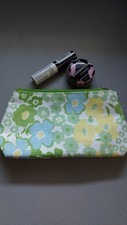 Trousse De Maquillage Fleurie Marque Clinique Et Produits Nyx