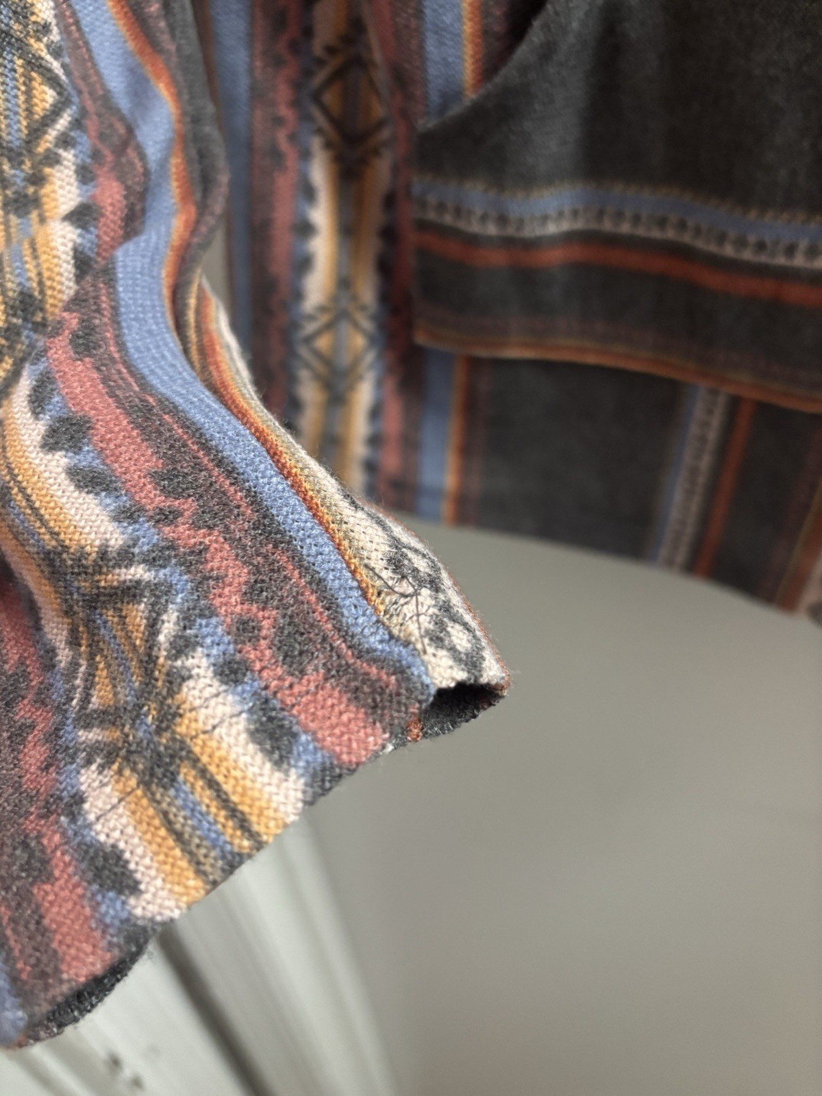 Wallflower Women’s Medium Aztec Pattern Pullover … - image 6