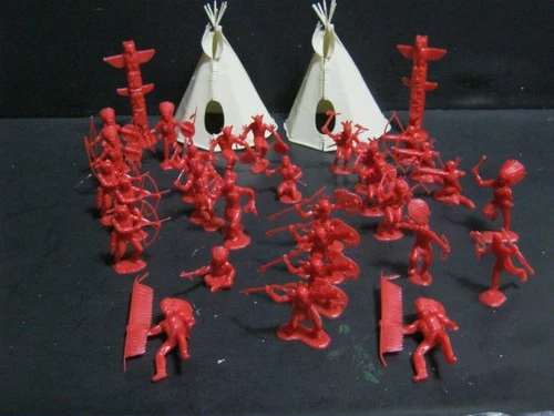 VINTAGE - MARX - FORT APACHE -33-PIECE - INDIAN FIGURES