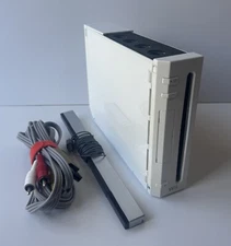 Nintendo Wii Console RVL-001 + AV Cables & Sensor Bar